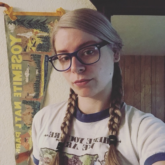 Meet your Posher, Amber - Picture 3 of 5